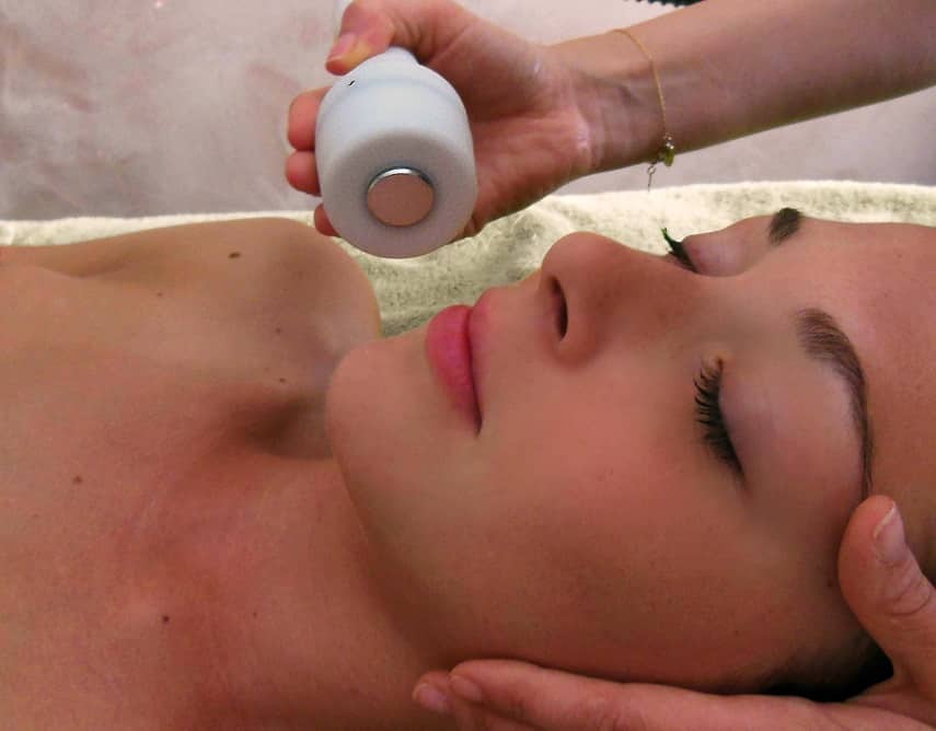 Cryo Facelift gezichtsbehandeling 1 cryo-facelift-behandeling